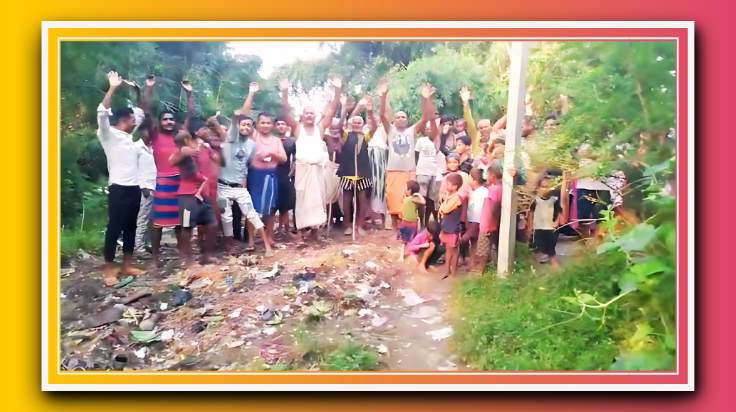 सैकड़ो की संख्या में सड़क पर उतरे लोग रोड नहीं तो वोट नहीं के लगाए नारे