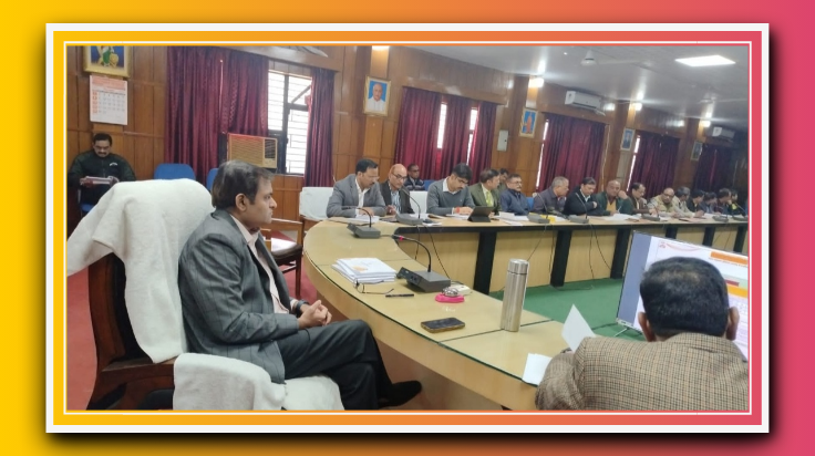 आजमगढ़: मण्डलायुक्त ने की एक करोड़ से ऊपर की निर्माणाधीन परियोजनाओं की समीक्षा