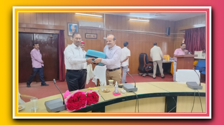 आजमगढ़::अपर आयुक्त (न्यायिक) अरुण कुमार सिंह की सेवानिवृत्ति पर दी गयी उन्हें भावपूर्ण विदाई