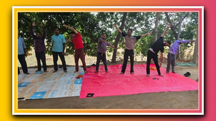 कार्यकर्ताओं के साथ ब्लॉक प्रमुख प्रतिनिधि सरदारनगर ने किया योग