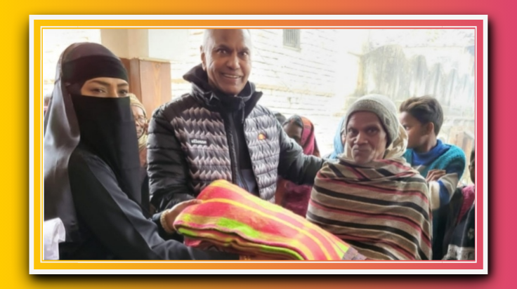 गरीब और असहाय लोगों को ठंड को देखते हुए लंदन से लौट कर आए मुस्ताक आलम बेग ने मुस्लिम पट्टी गांव में कंबल का वितरण किया